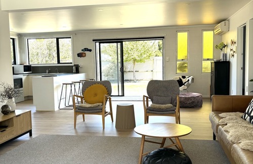 Clyde House | Private & Heated Pool in Clyde