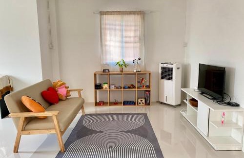 Pa Daet House | Private House near Airport Padaet