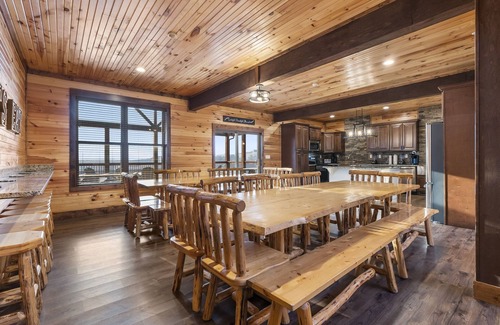 Table Rock House | Private Indoor Pool-Hot Tub-Multiple Games-Free Daily Tickets-Expansive Deck-Breathtaking Views!