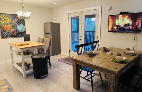 North Saanich House | Private large up to 4 bedrooms waterfront suite,pet friendly. *Long Term Rates