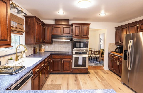 Newville House | Private near rail trail CREEK fireplc KING bed patio BBQ AC WIFI nature lovers