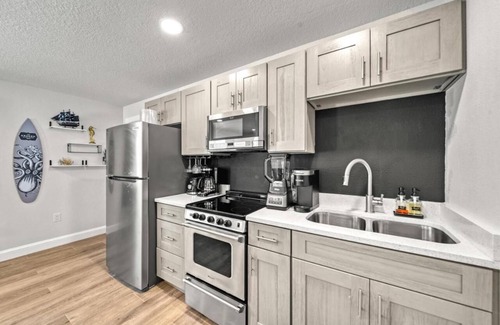 Siesta Key House | Private Oasis at The Wildflower Split Leaf: A Resort-Style Retreat Moments from Siesta Key Beach