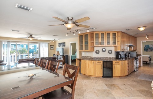 Toilla Segunda House | Private Pool! 6/5 bedroom 3/2 baths Sleeps up to 19