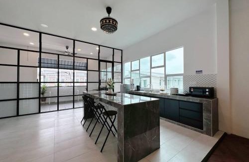 Kampung Seberang Takir House | PRIVATE POOL SEALIVE Home 1