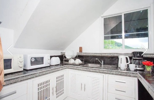 Chalong Villa | Private pool villa with infinity swimming pool