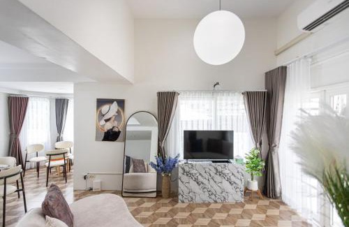 Chom Phon Villa | Private Pool Villa Resort style, Heart in bkk ,metro,cabaret show,RCA, jodd fair,chatuchak