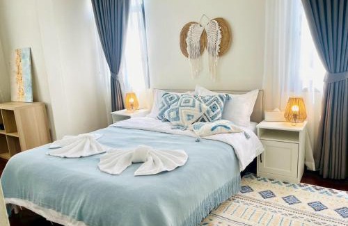 Khlong Tan Villa | Private Pool Villas Sukhumvit 26 Near BTS Phrom Phong and EmSphere