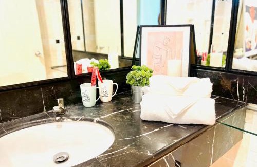 Khlong Tan Villa | Private Pool Villas Sukhumvit 26 Near BTS Phrom Phong and EmSphere