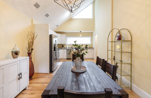 East Point House | Private Retreat with 3 Balconies