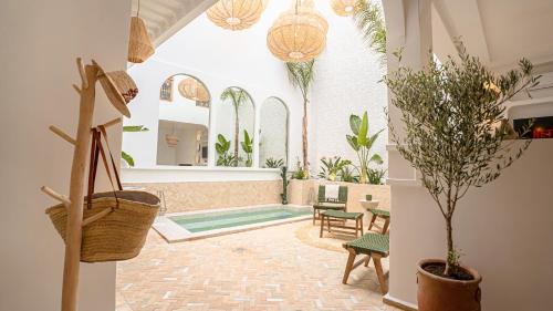 Riad Zitoun Jdid House | Private Riad Loulou Zitoun - rooftops - 2 pools - 4 rooms
