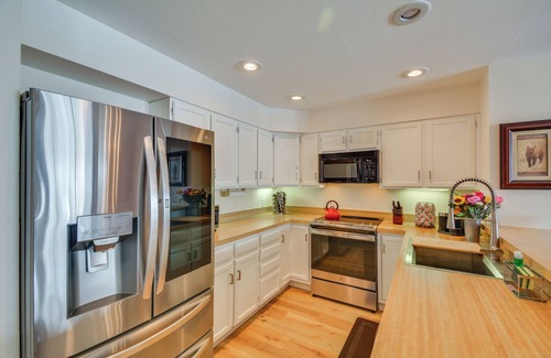 Eagle-Vail Condo | Private Riverside Ski Retreat 2/2 condo close to Beaver Creek and Vail