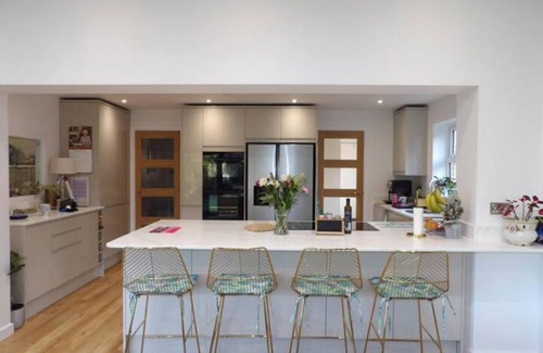 Westhampnett House | Private Road, Lovely quiet Goodwood 4 bedroom house with drive for three cars