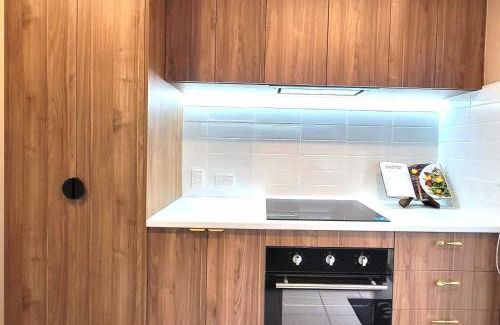 Craigieburn House | Private Room 2- Shared Space-Street Parking