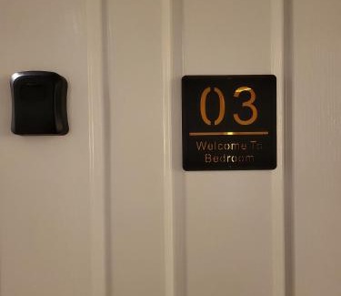 Craigieburn House | Private Room 3- Shared Space-Street Parking