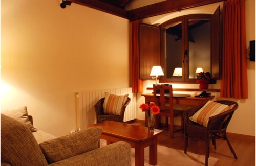 Arbizu Apartment | Private room in charming rural hotel 10