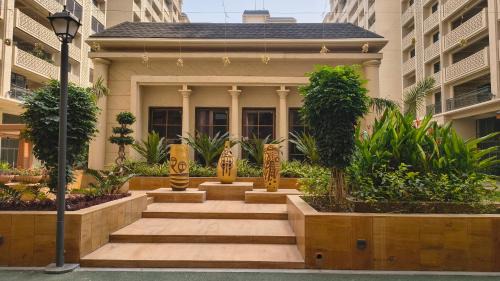 Bopal House | Private Room in Luxury Urban Oasis