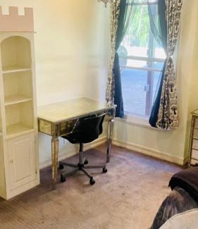 Encino House | Private Room View Pool Big Estate Oasis Extra Fee 4 Guest Clea-ning Pet WOMEN ONLY