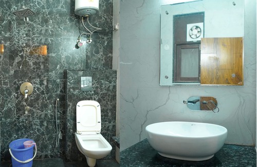 Mahipalpur Bed & Breakfast | private rooms in mahipalpur