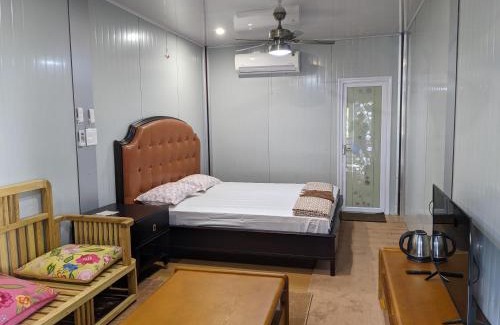 South West House | Private Rooms with International Airport View