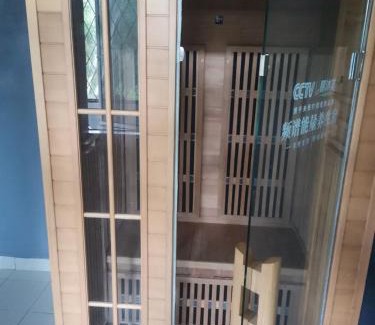 Lutong House | Private Sauna, Gym, Studio and SofaBed