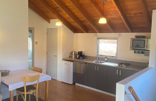 Blenheim Apartment | Private Self Contained Apartment - Tranquil Park Setting 3 mins from CBD -