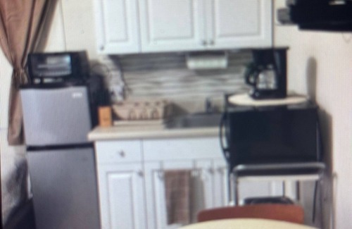 Timber Pond III Apartment | Private Studio Apartment 1 Queen Bed & 1 Bath Quiet & Relaxing COLD A/C