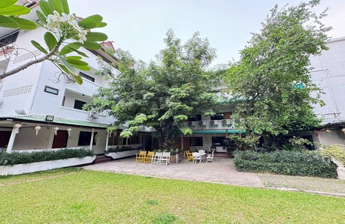 Su Thep House | Private Twin w/Shared Bath | Simple & Clean