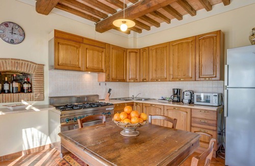 Pieve di Chio Villa | Private Villa with WIFI, private pool, TV, balcony, pets allowed, panoramic view, close to Cortona