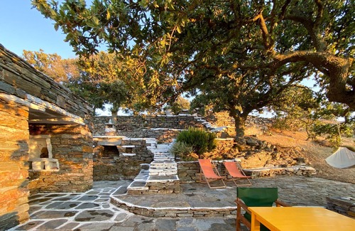 Kea House | Private vacation stone house offers peace and contact with nature.