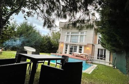 Kilyos Villa | Private Villa Near the Sea,4+1,Pools,Sauna,Jacuzzi