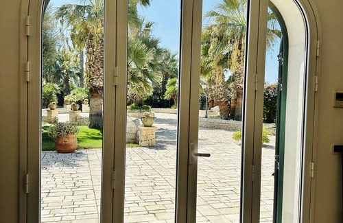Donnalucata Villa | Private Villa with WIFI, hot tub, private pool, A/C, TV, patio, pets allowed, panoramic view
