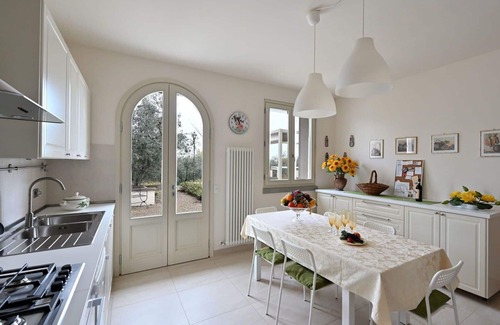Figline e Incisa Valdarno Villa | Private Villa with WIFI, private pool, A/C, TV, terrace, panoramic view, close to Greve In Chianti