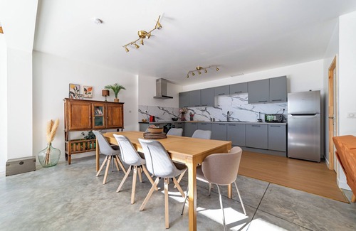 Beziers City Centre House | Privatization of the Domaine's gîtes for 15 people with swimming pool, jacuzzi and brazier