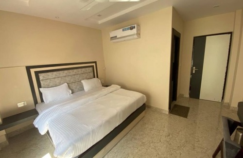 Etah Hotel | Priya Hotel