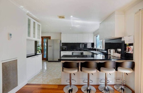 Narre Warren South House | Prized Home Away from Home in Enviable Location