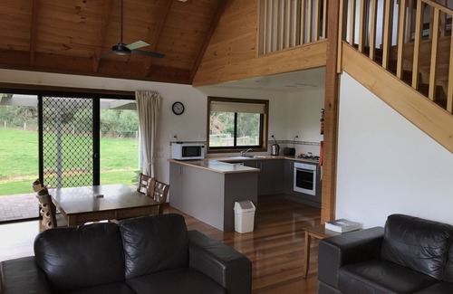 Waratah North Cottage | Prom Coast Holiday Lodge - Holiday Home 3