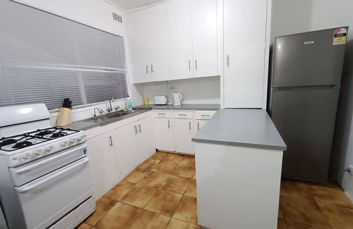 Broadmeadows House | *PROMO!* Private 3-Bedroom House Near Shopping Mall, Airport! Free Wifi!