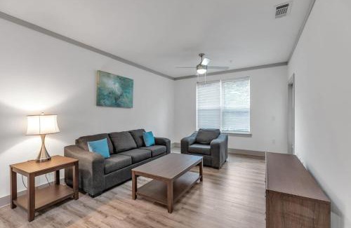 Farragut Apartment | Properties By Preston - Corporate 1bd Apartment