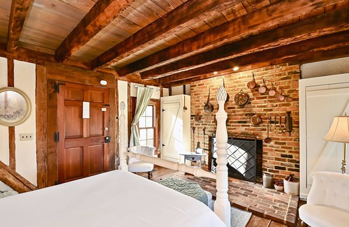 Patrick Henry Bed & Breakfast | Prospect Hill Inn & Restaurant