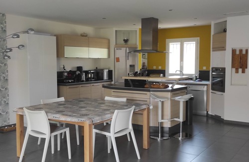 Pelissanne House | Provence house with indoor swimming pool