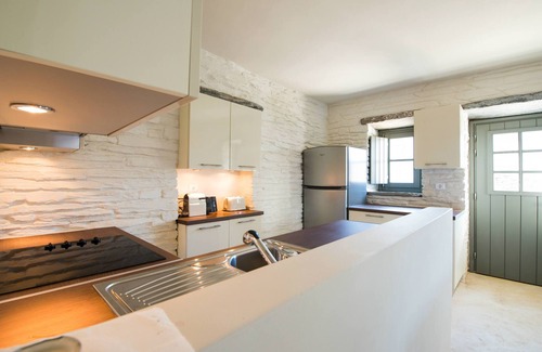 Kea House | Psili Ammos Beach House next to a sandy private beach