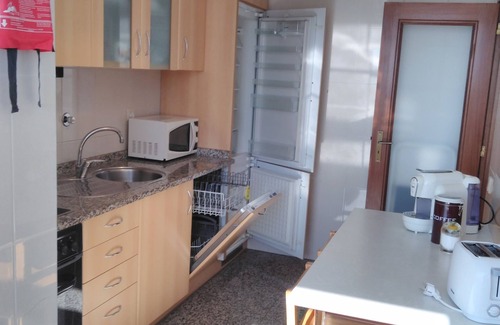 Vila Cha Apartment | Vila Chã beach apartment/terrace, 2/4 peoples, sea views/barbecue/snooker table.