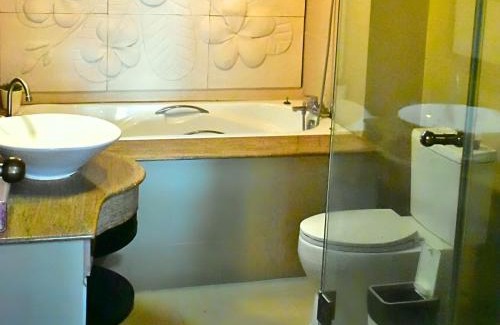 Puk Tian Apartment | Puektian Seaview Family Suite Pool