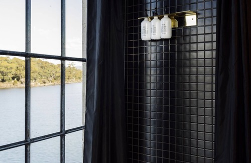 Lake St. Clair Hotel | Pumphouse Point