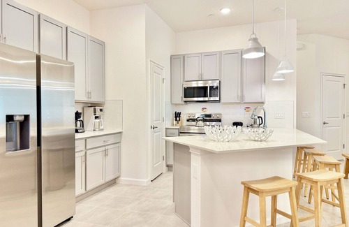 Florida Central Atlantic Coast House | Pvt Pool, BBQ & Club Access Spacious 5-Bed Home in Int’l Drive Orlando