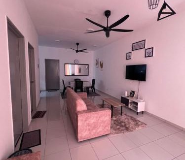 Kampung Jelatang House | Qmal Homestay