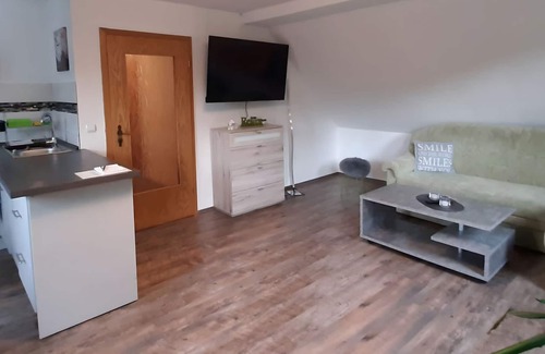 Burgk Apartment | Quaint apartment in Bergk with garden