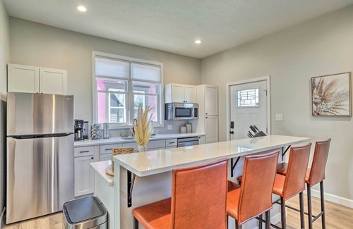 Near Eastside House | Quaint + Cozy Indianapolis Getaway w/Yard!