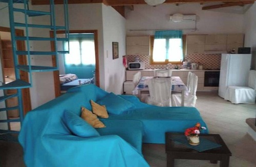 Falanthi House | Quaint natural stone house with pool special price winter 2024/spring 2025