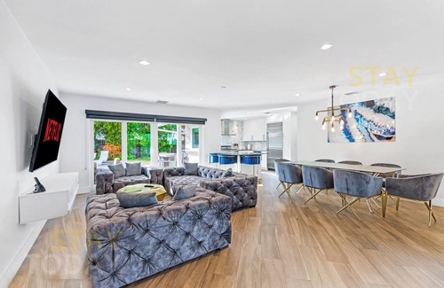 Fort Lauderdale Villa | ★Quality Comforts in the privacy of Lux Villa